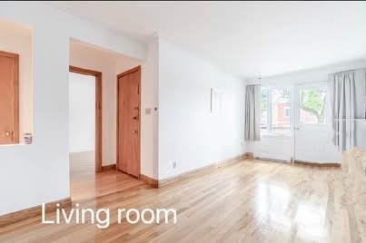 4013 Boulevard Rosemont - Photo 3 of 11