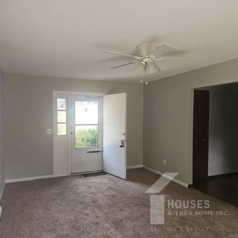 130 Ashdown Dr - Photo 2 of 14