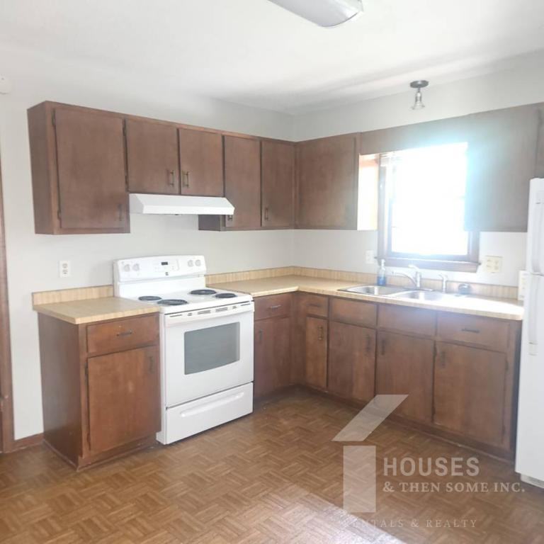 130 Ashdown Dr - Photo 3 of 14