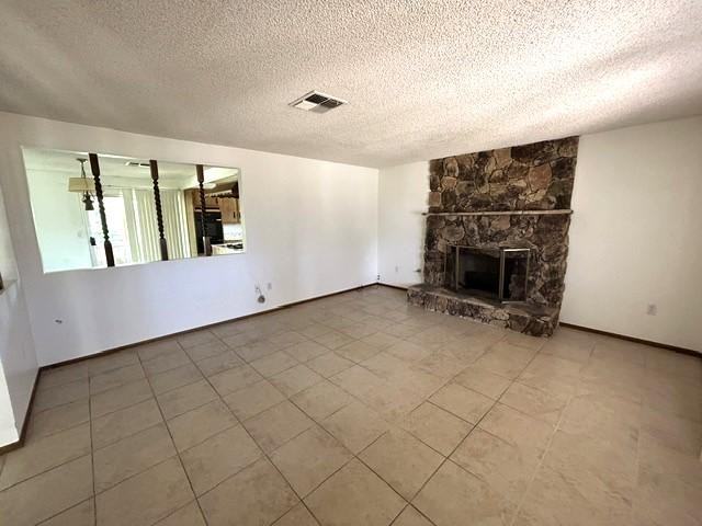 716 Robert Dr - Photo 3 of 18