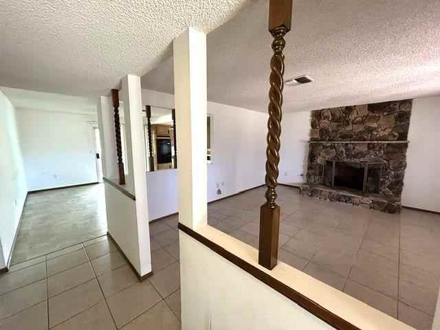 716 Robert Dr - Photo 4 of 18