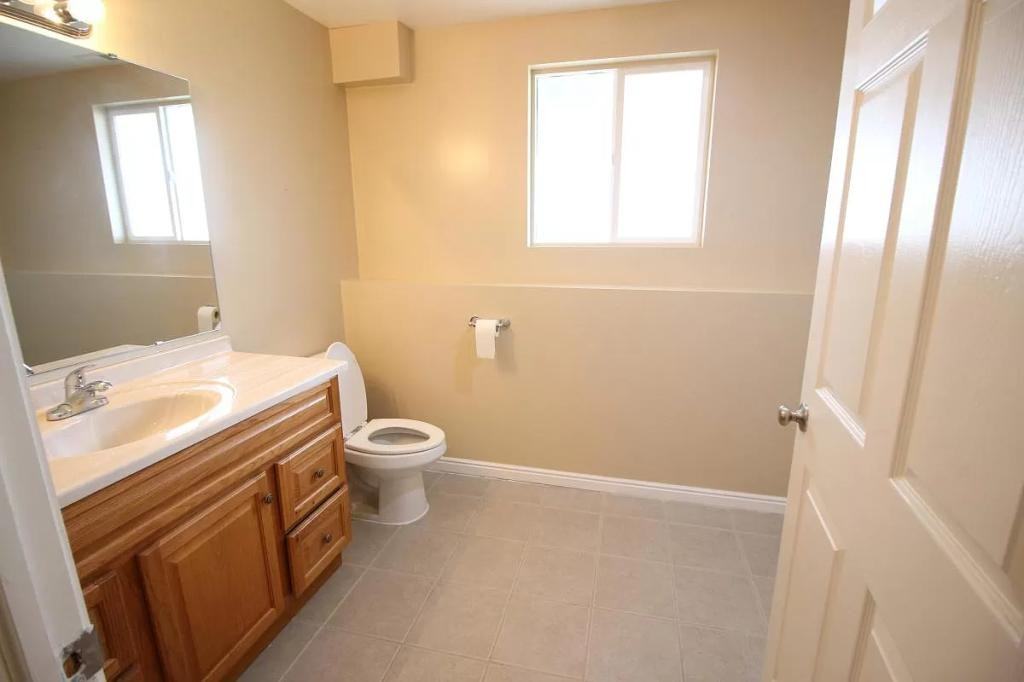 1638 N 25 E - Photo 5 of 26