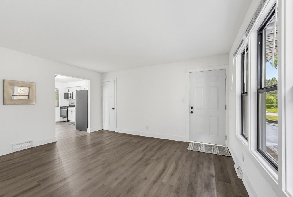 2034 S 81st St - Photo 6 of 13