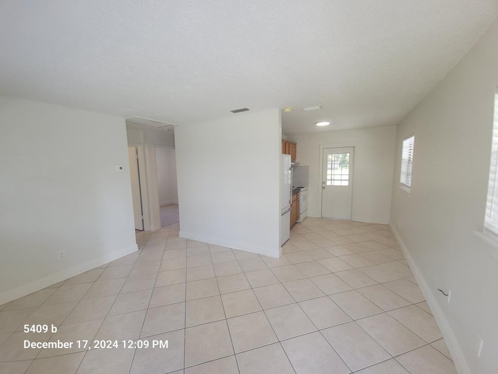 5409 Mcleod Dr Apt B - Photo 2 of 7