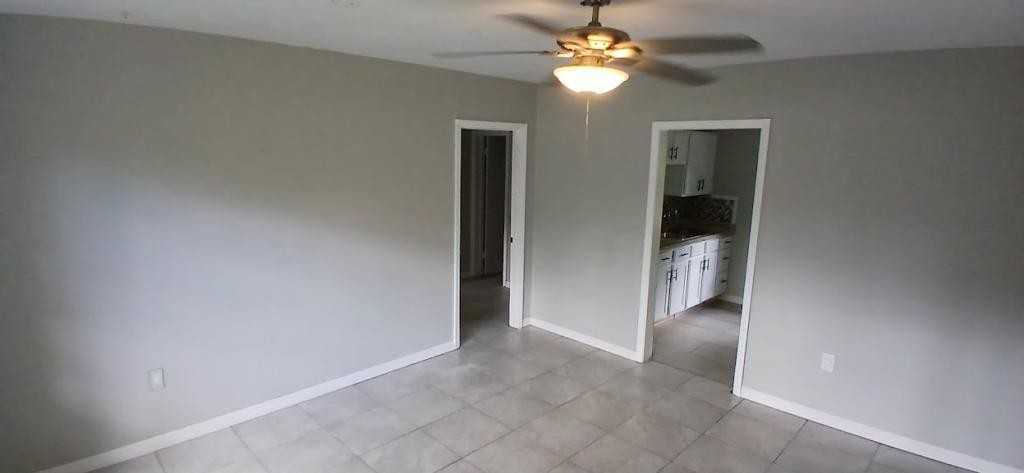 1226 Sw 5th St - Photo 2 of 13