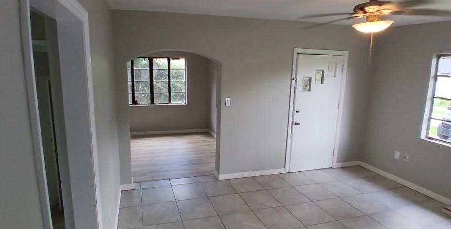 1226 Sw 5th St - Photo 4 of 13
