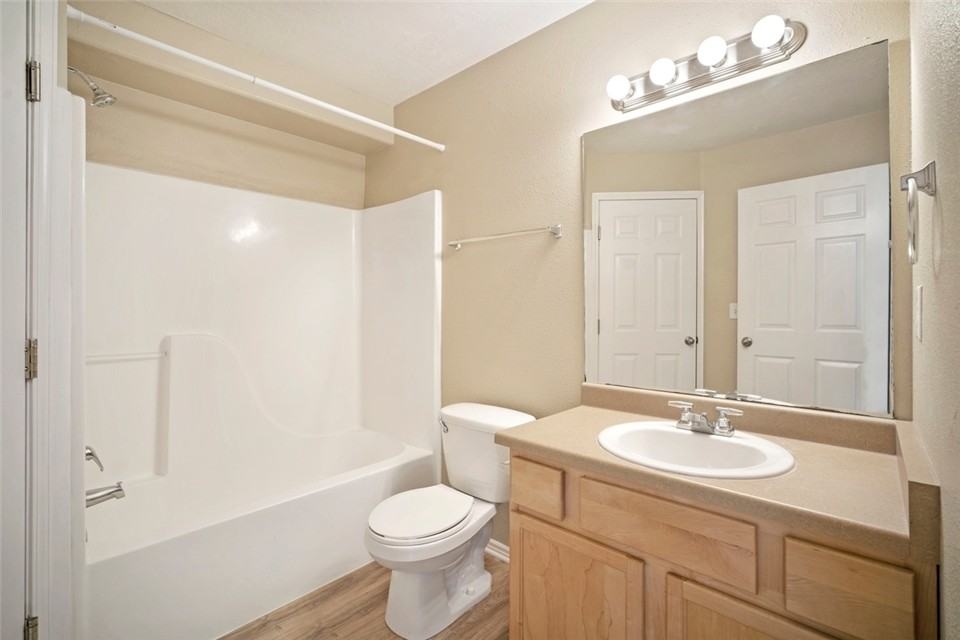 325 N St #17 - Photo 5 of 11