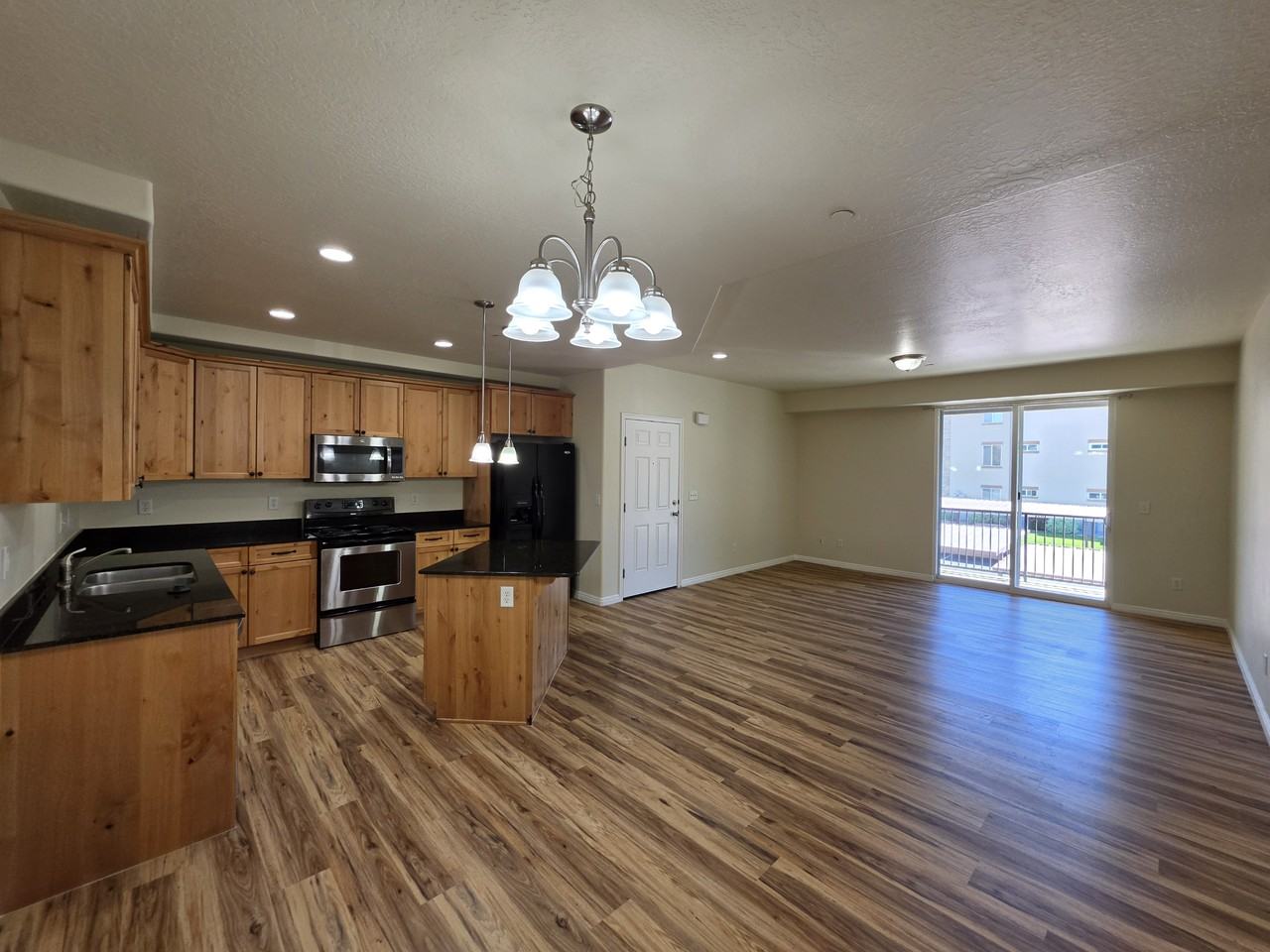 638 N.W. #E - Photo 4 of 21