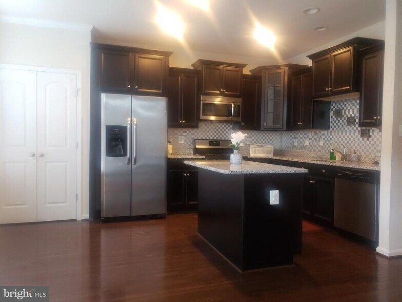 9026 Ruby Lockhart Blvd - Photo 5 of 5