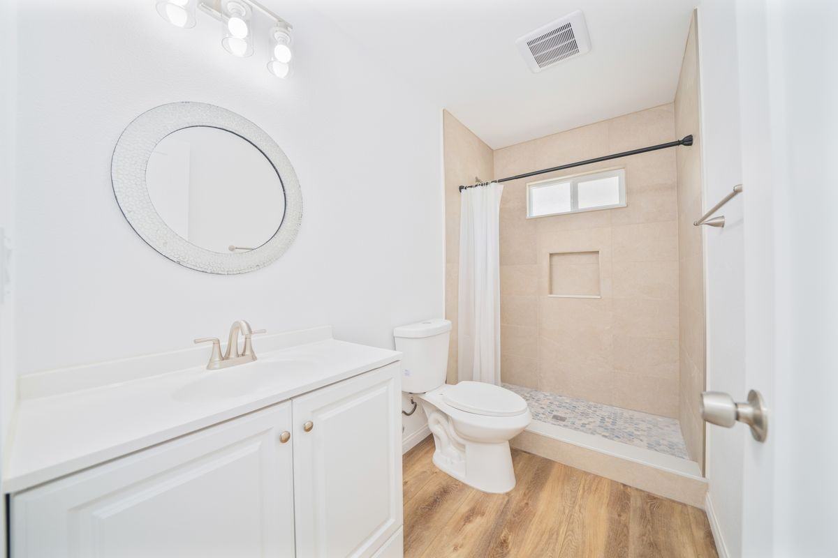 349 E Newman Ave - Photo 3 of 18
