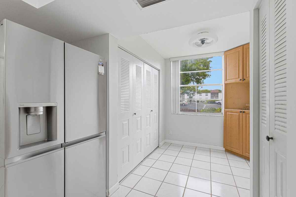 14 Willowbrook Ln ##101 - Photo 6 of 29