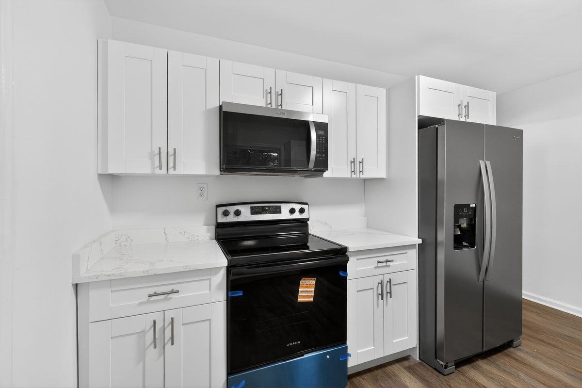 2036 Mcpherson Dr - Photo 4 of 19