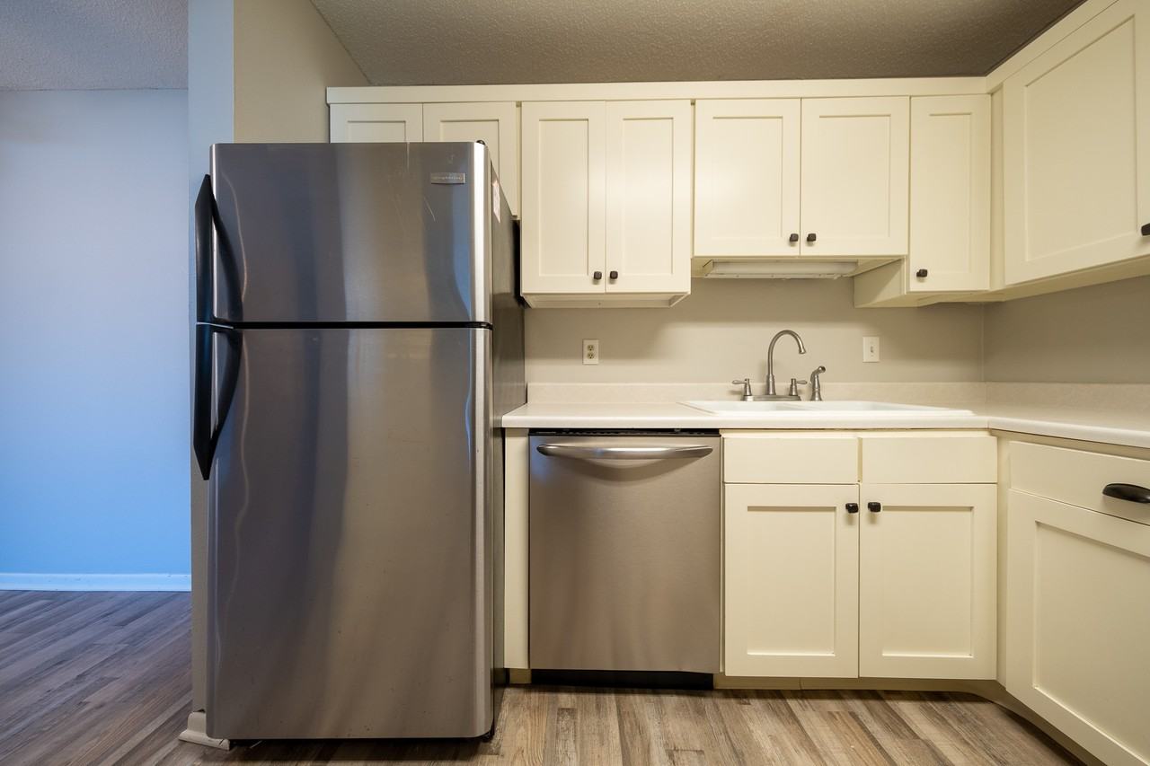 740 W Village Rd #103 - Photo 3 of 17