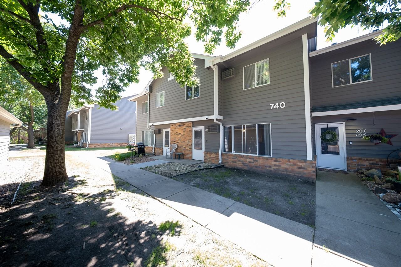 740 W Village Rd #103 - Photo 5 of 17