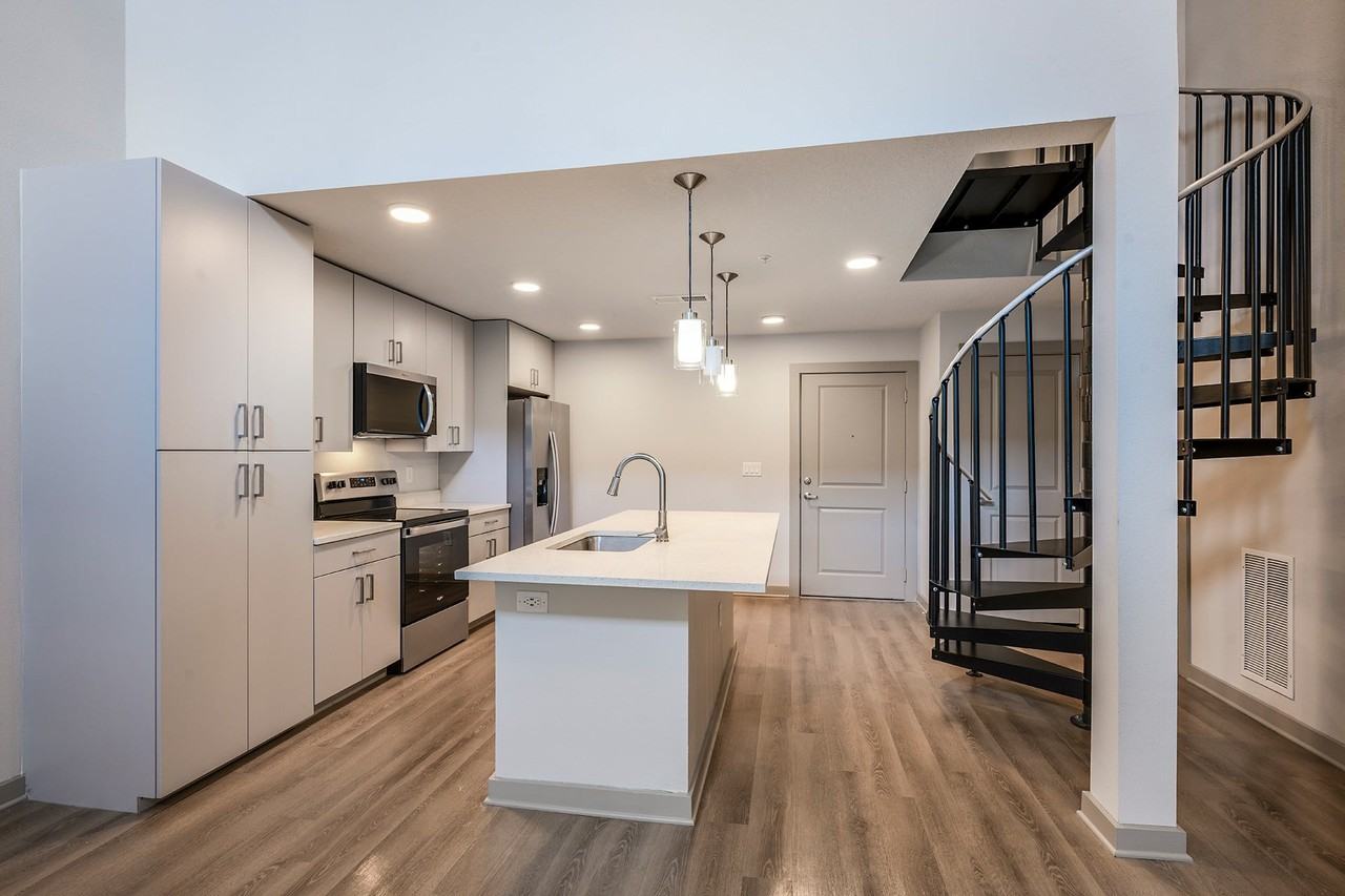 Madison Pointe Apartments - Photo 4 of 26