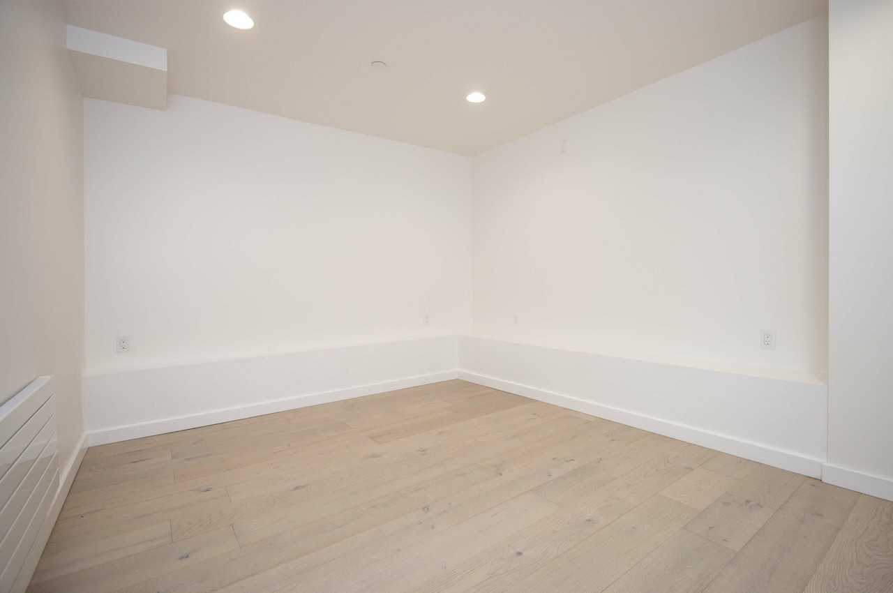 1045 Cabrillo St #7 - Photo 5 of 6