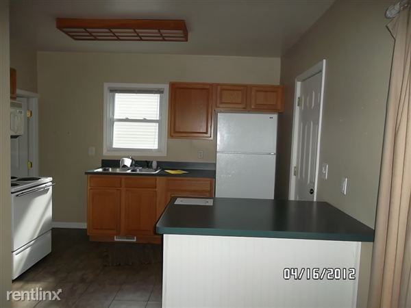 828 Hickory St - Photo 2 of 10