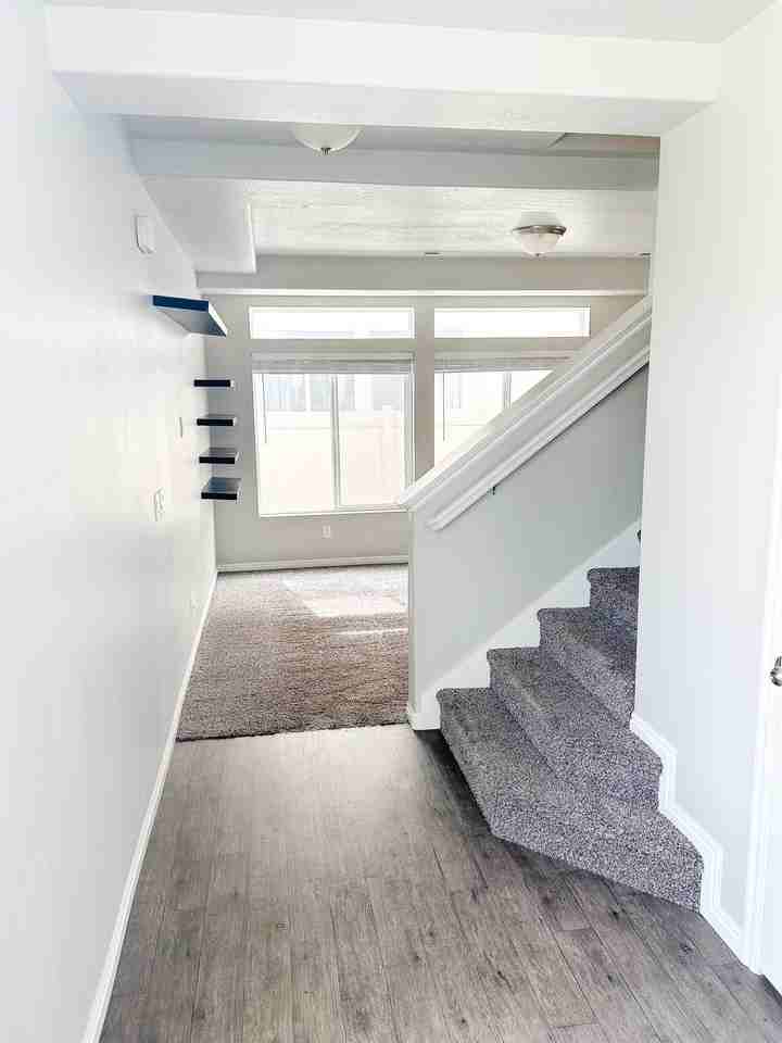 707 Eastsouth - Photo 4 of 30