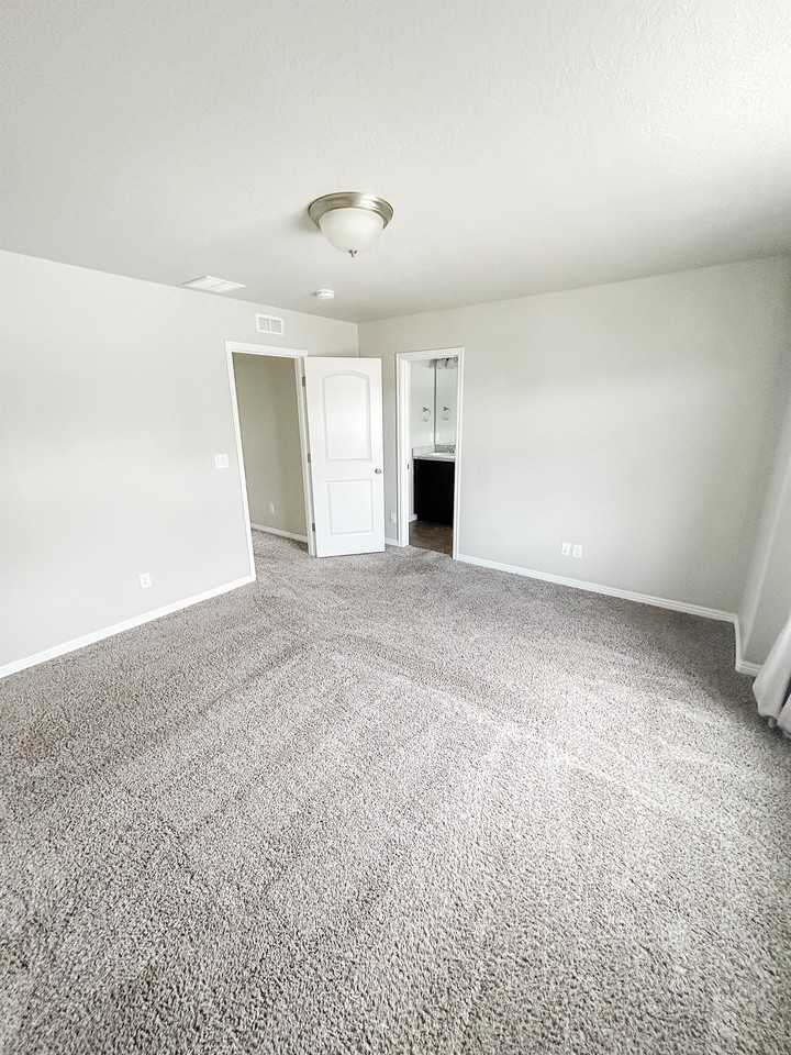 707 Eastsouth - Photo 3 of 30
