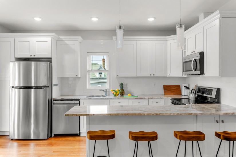 1 Bed / 1 Bath Apartment in East Boston - Photo 3 of 17