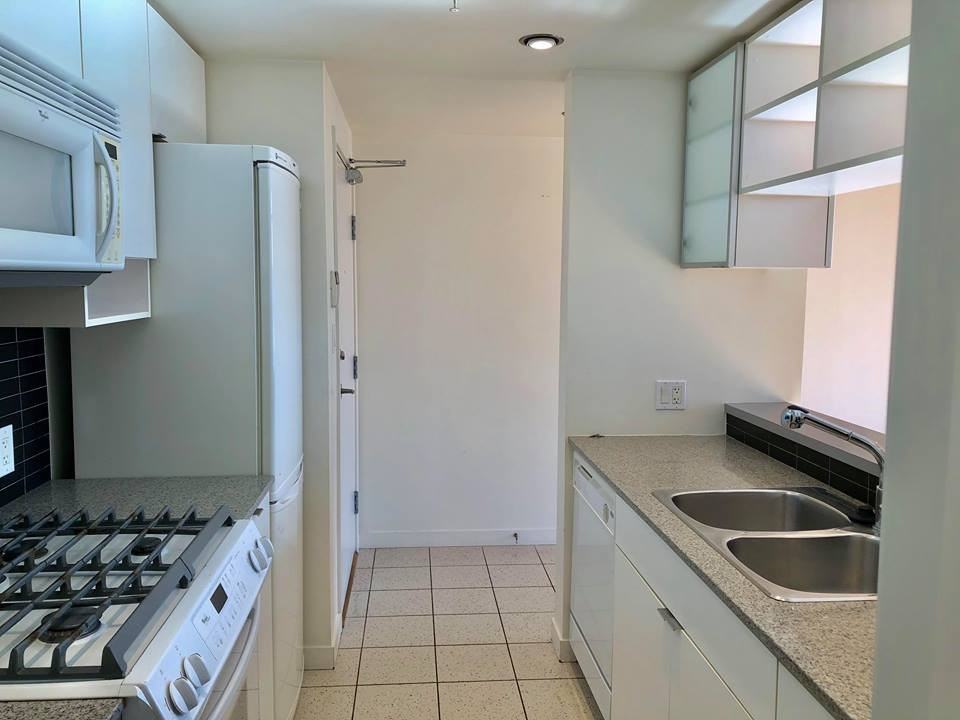 939 Expo Blvd - Photo 6 of 31