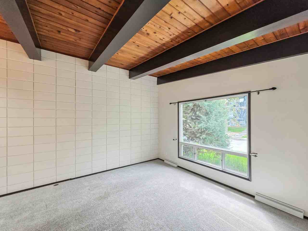 614 56 Avenue SW, Calgary, AB - Photo 3 of 27