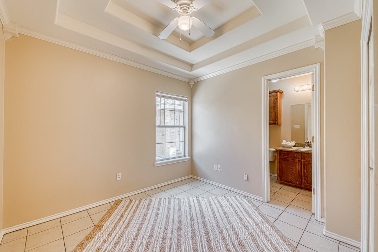 3705 S Embassy Ave #2 - Photo 4 of 10