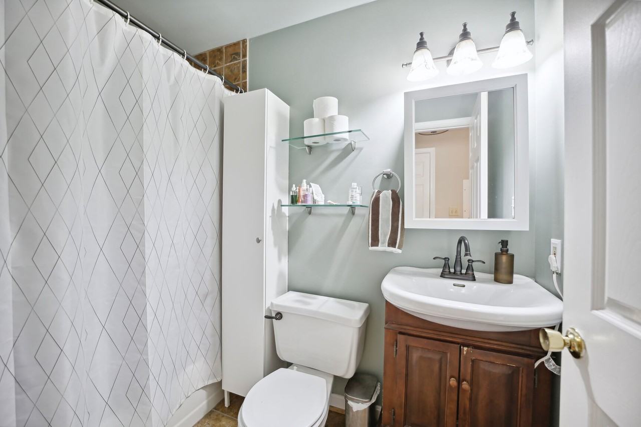 1622 5th St Nw #B - Photo 3 of 23