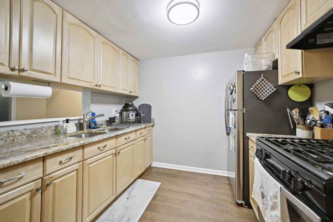 1622 5th St Nw #B - Photo 6 of 23