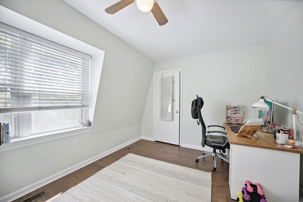 1622 5th St Nw #B - Photo 2 of 23