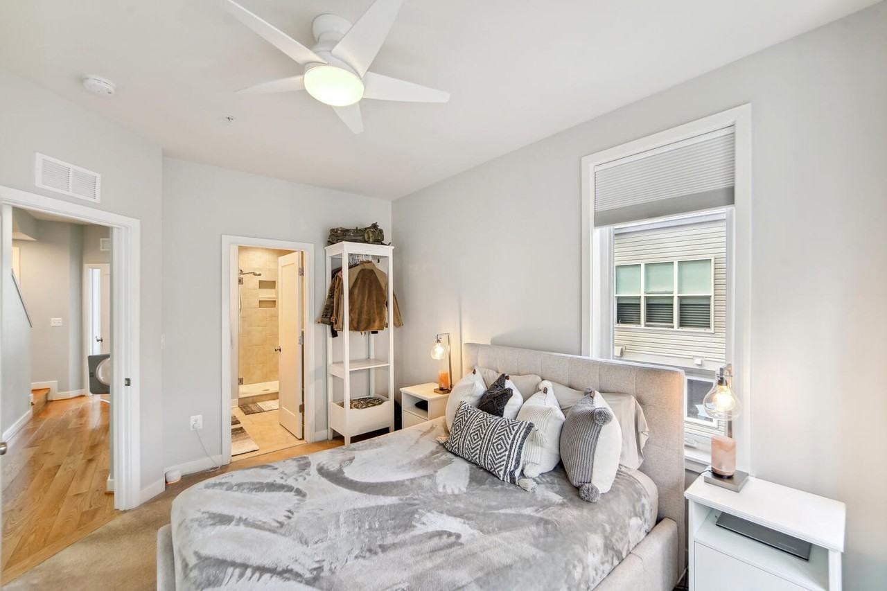 16223 Decker Pl #1 - Photo 5 of 35