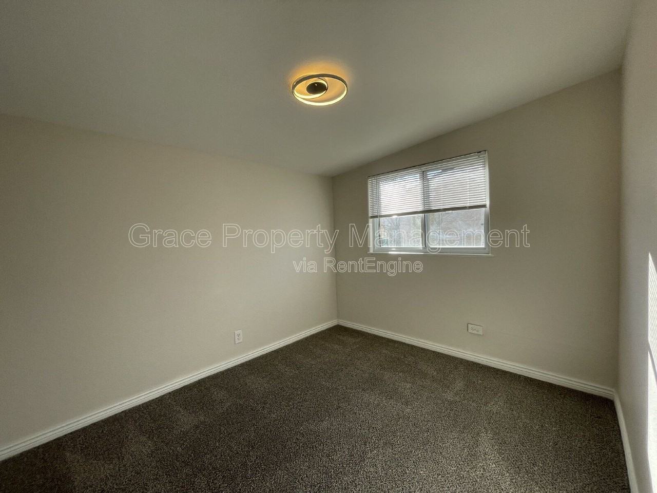 2127 S Acoma St - Photo 6 of 12