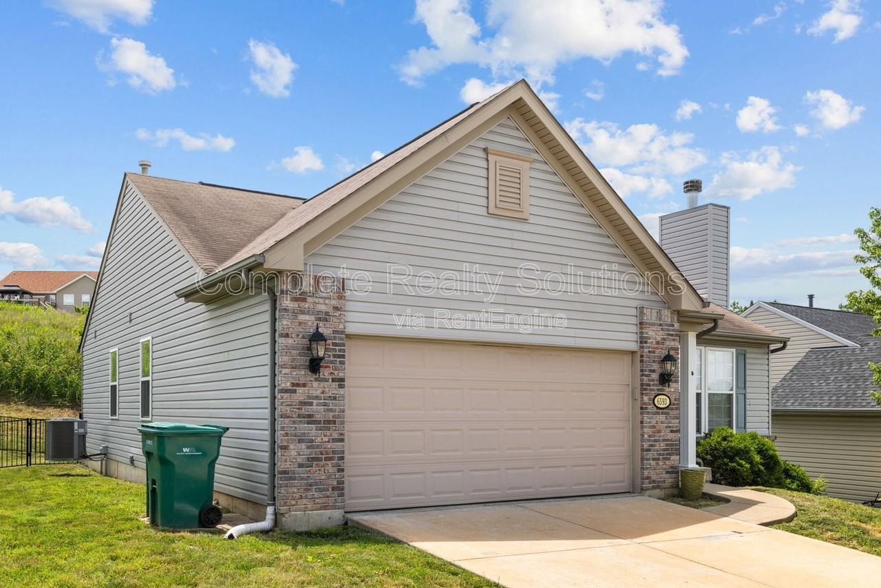 6593 Buckingham Palace Dr - Photo 2 of 50