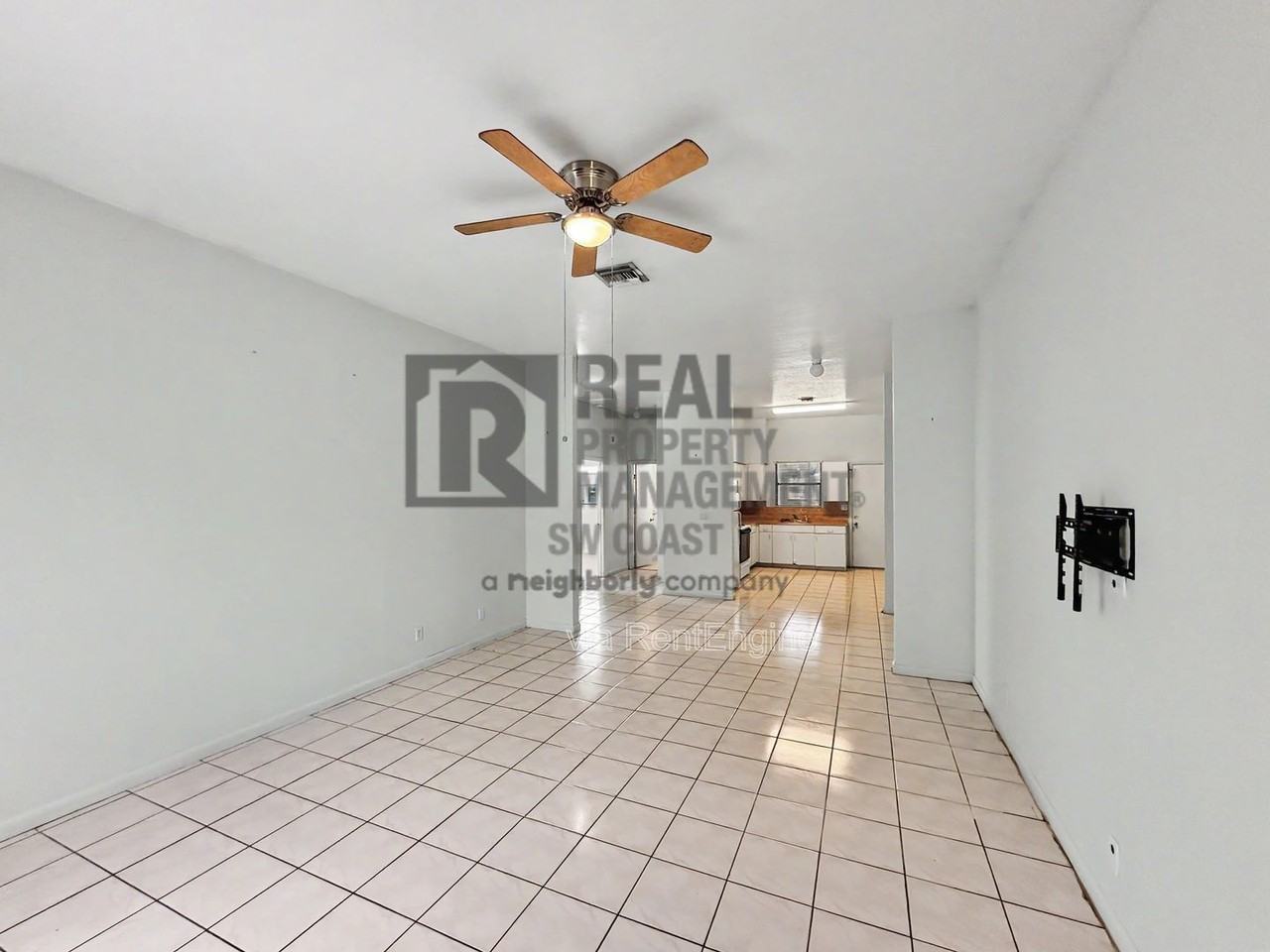 1043 Abrams Blvd - Photo 2 of 14