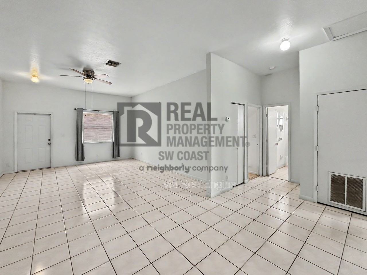 1043 Abrams Blvd - Photo 3 of 14
