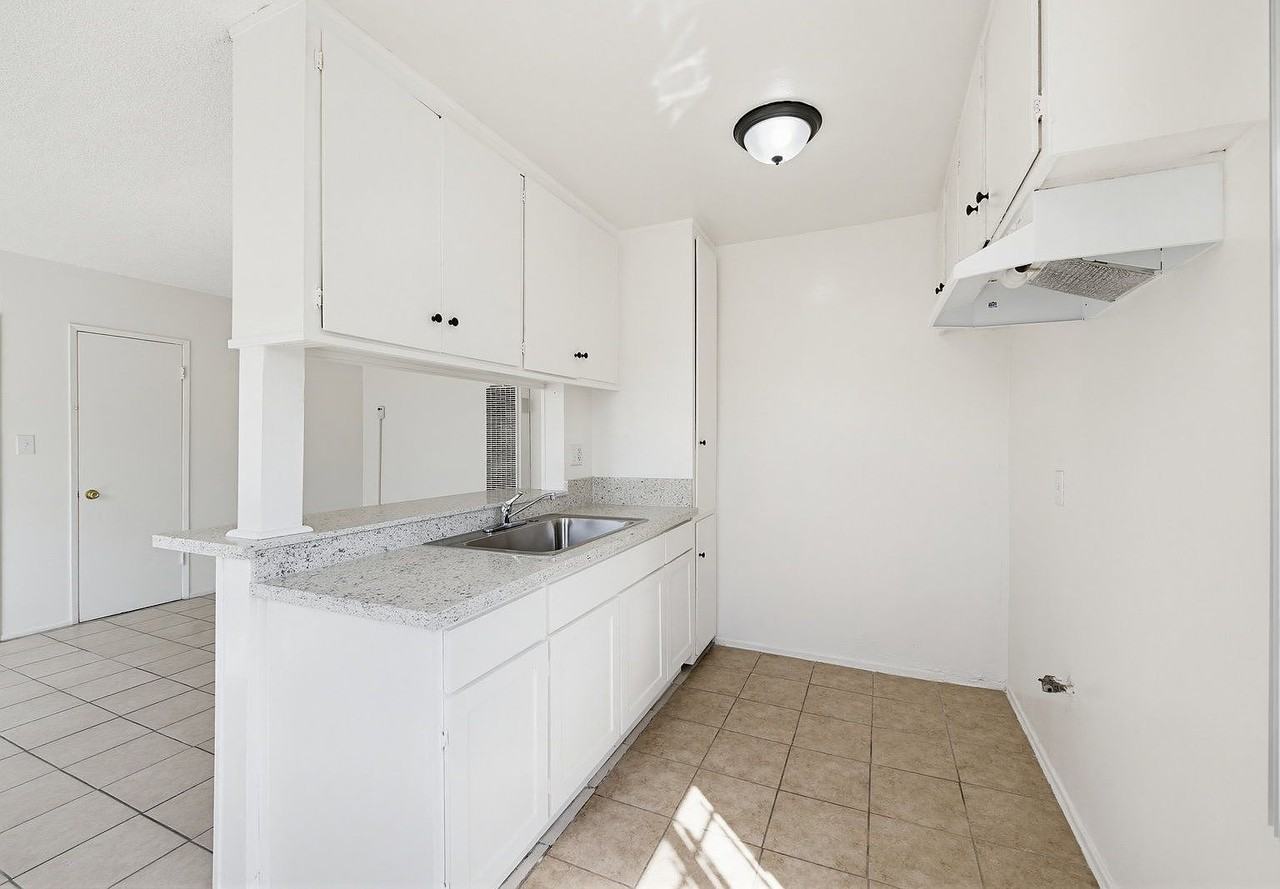 1224 S Normandie Ave #2 - Photo 2 of 15