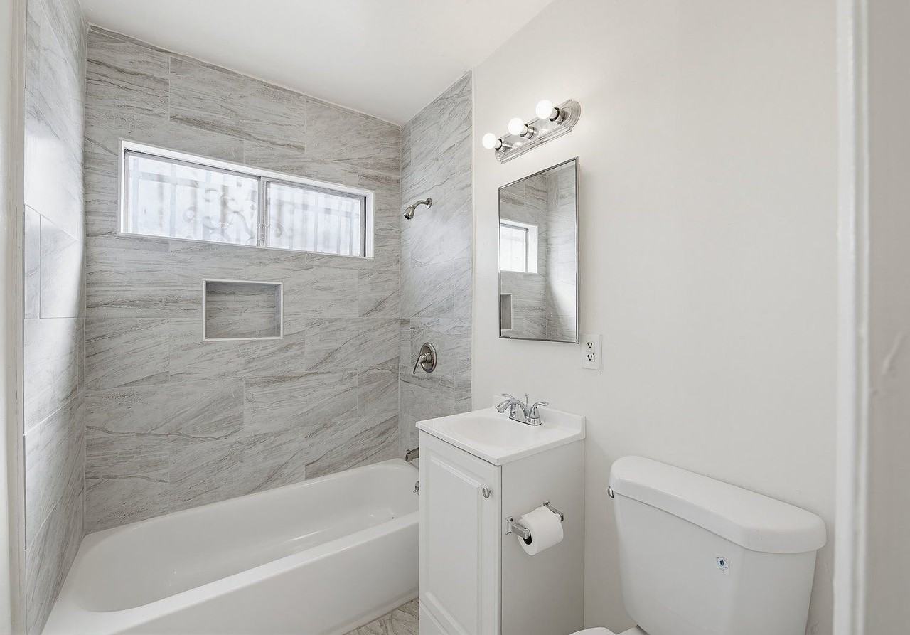 1224 S Normandie Ave #2 - Photo 4 of 15