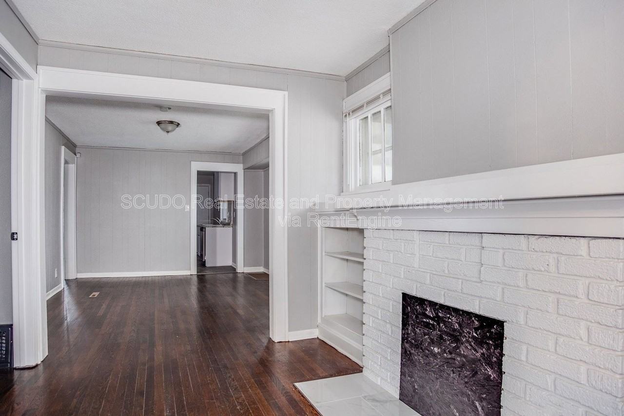 5002 Euclid Ave - Photo 4 of 19