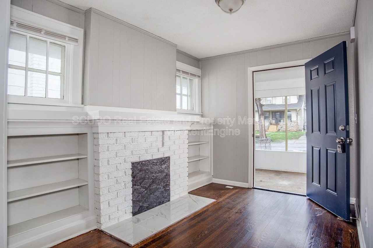 5002 Euclid Ave - Photo 5 of 19