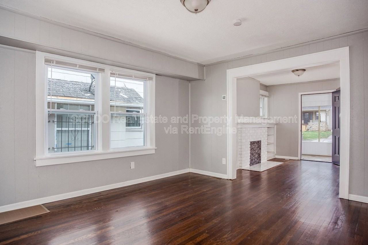5002 Euclid Ave - Photo 6 of 19