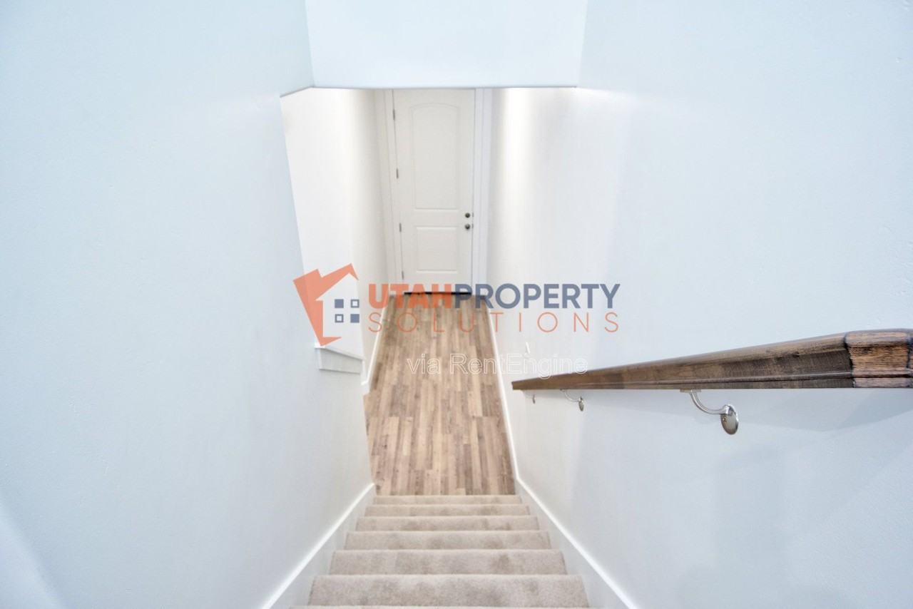 1621 N 3890 W - Photo 6 of 28