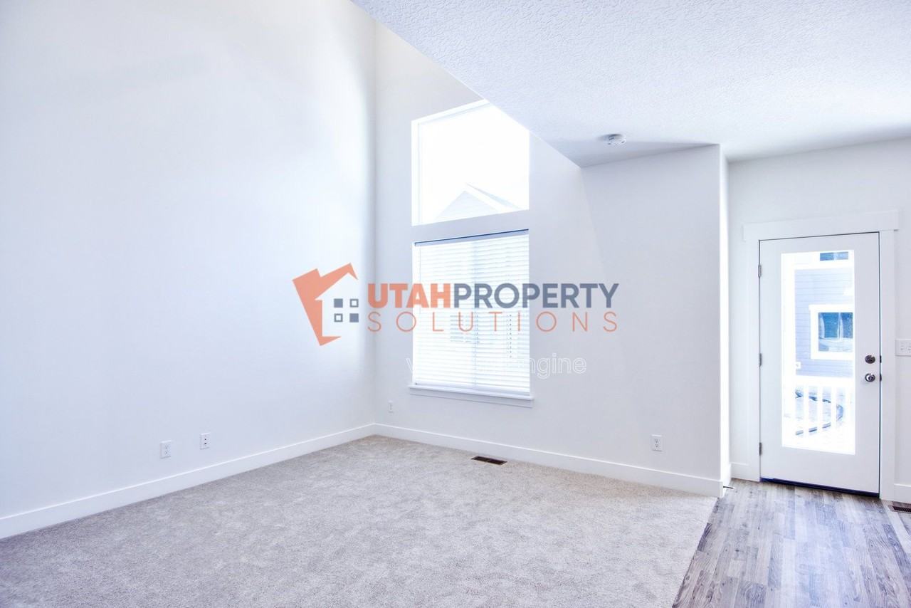 1621 N 3890 W - Photo 7 of 28