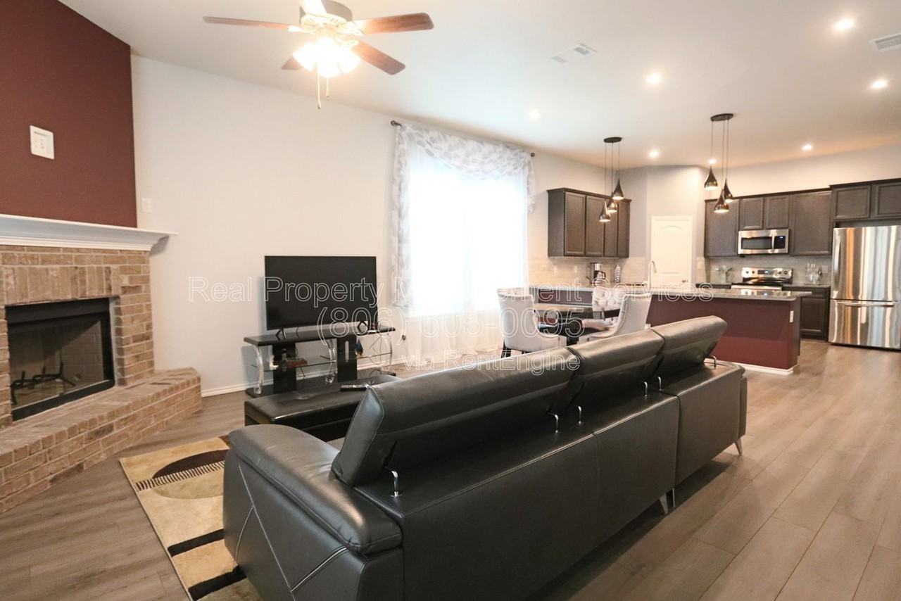 3723 Pontiac Ave - Photo 4 of 11