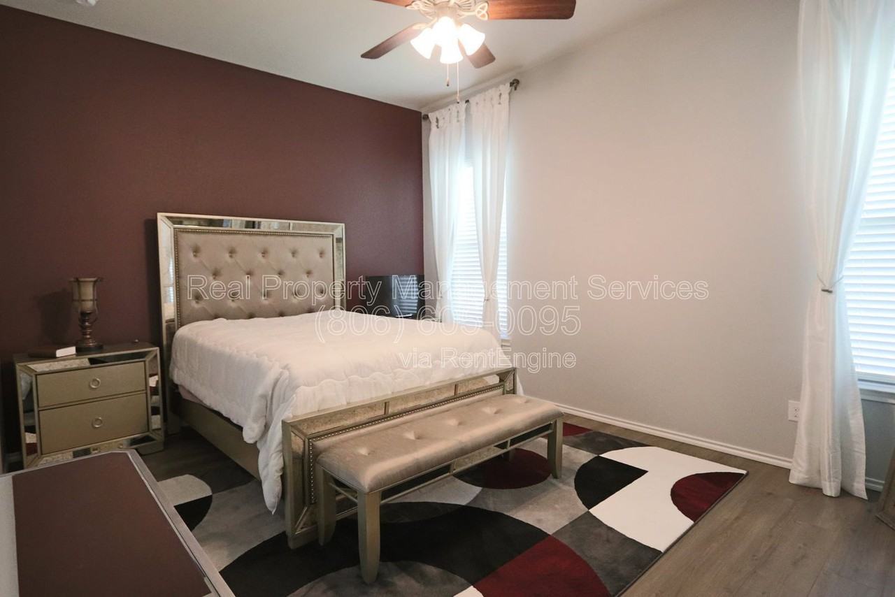 3723 Pontiac Ave - Photo 5 of 11