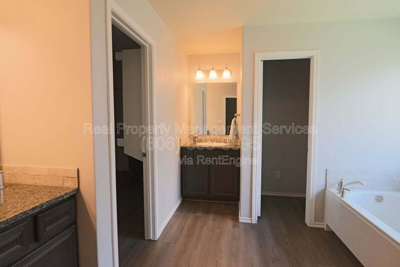 3723 Pontiac Ave - Photo 6 of 11