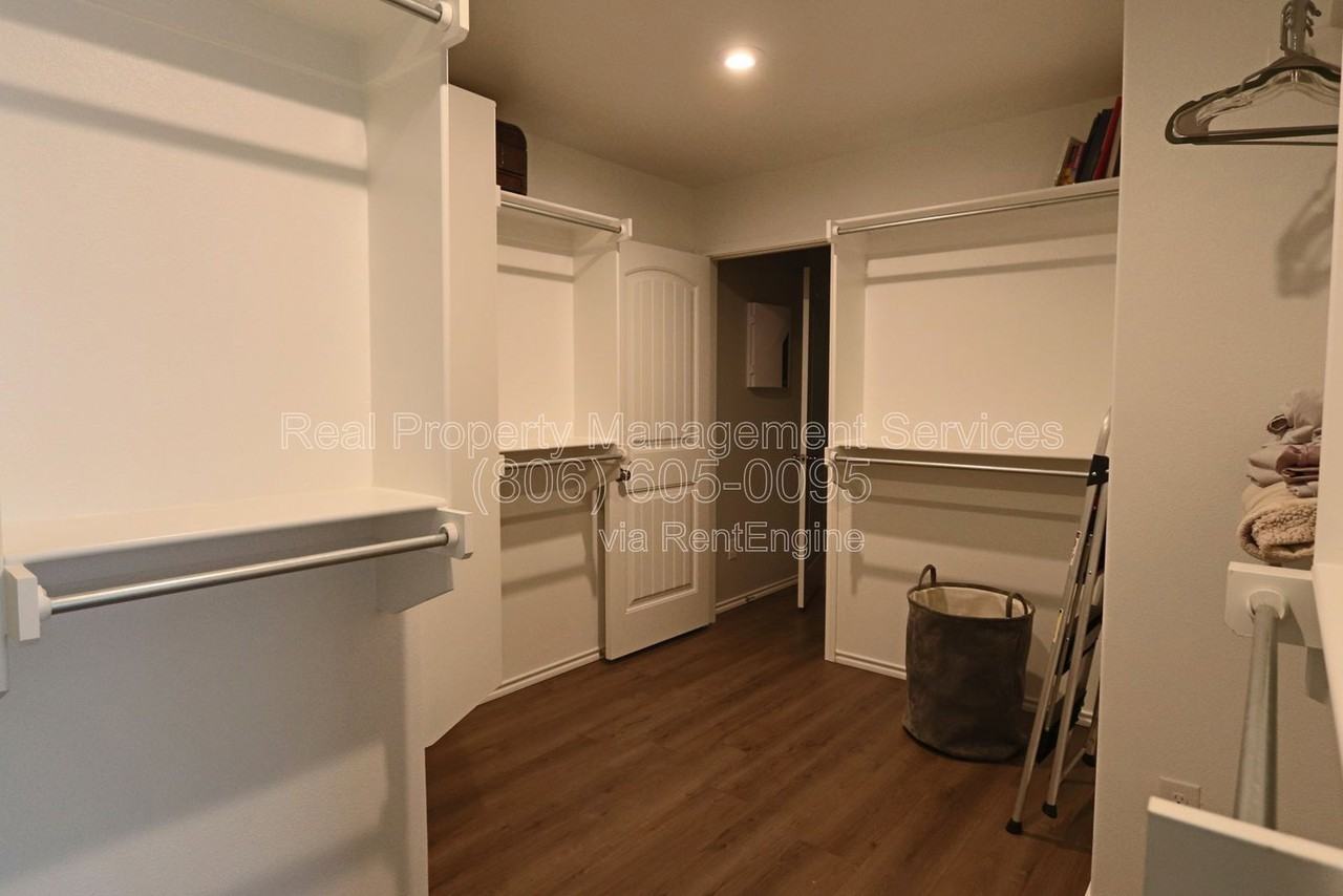 3723 Pontiac Ave - Photo 7 of 11