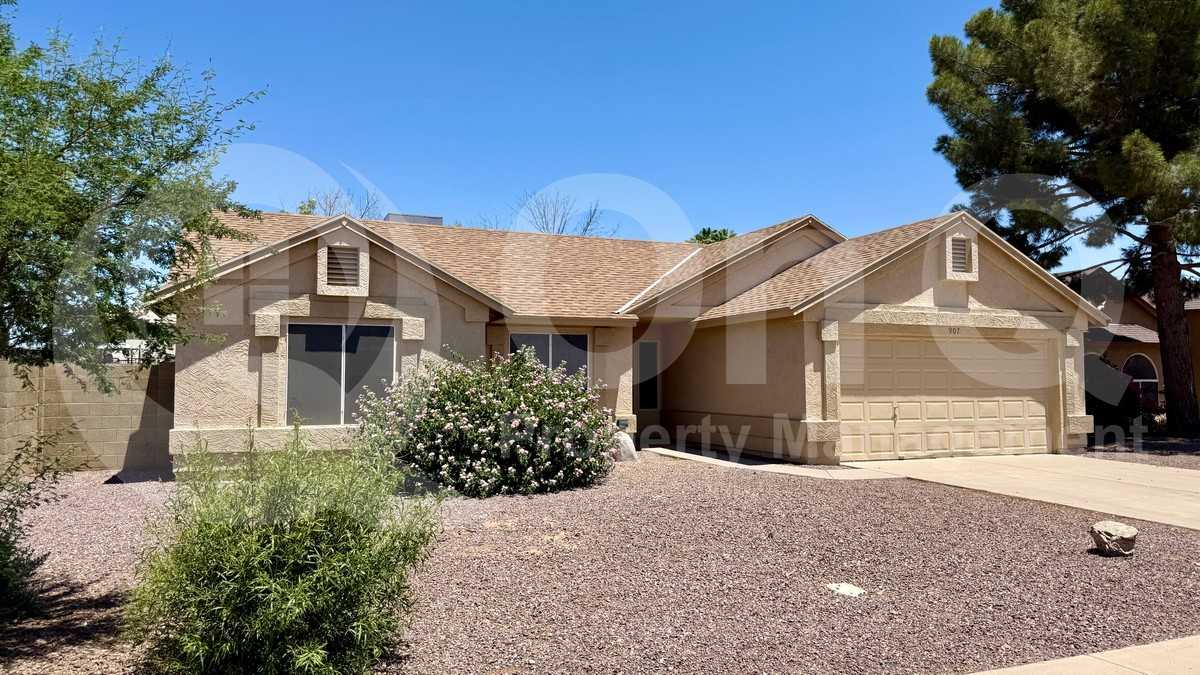 907 N Falcon Dr - Photo 2 of 23