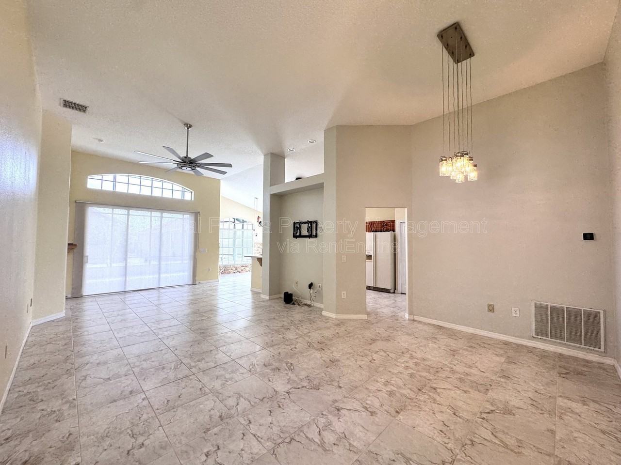 140 Moss Ln - Photo 3 of 24