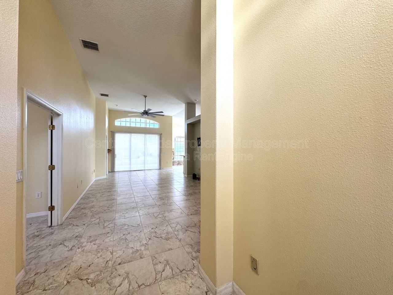 140 Moss Ln - Photo 4 of 24