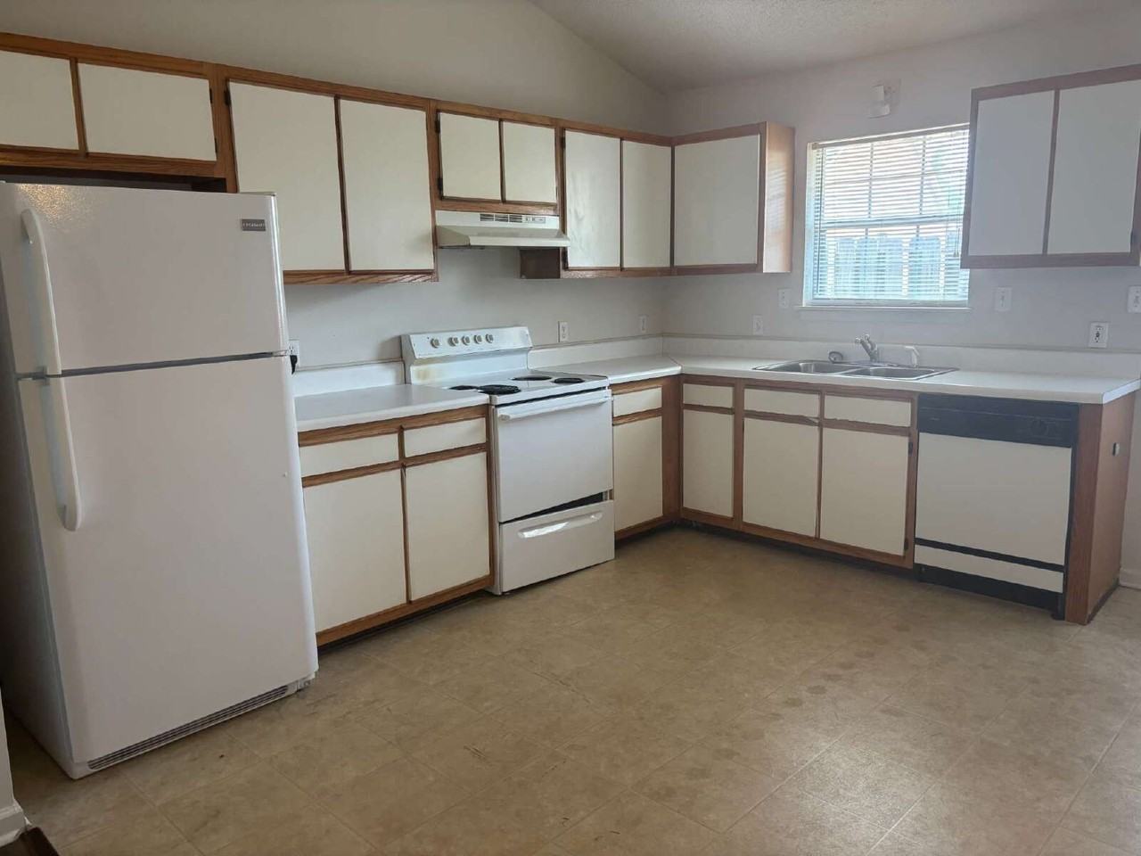 2608 Boone Ct #A - Photo 3 of 14